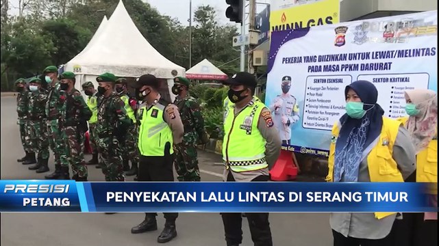 Satgas PPKM Darurat Banten Periksa Kendaraan di Pintu Tol