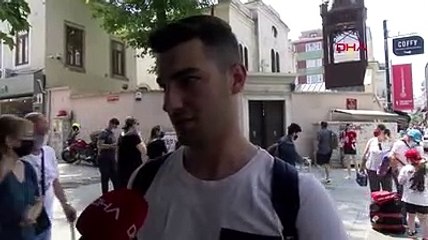 Kilise duvarı üstünde oyuna tepki