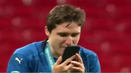 "Chiama mamma", Chiesa e lo smartphone - video