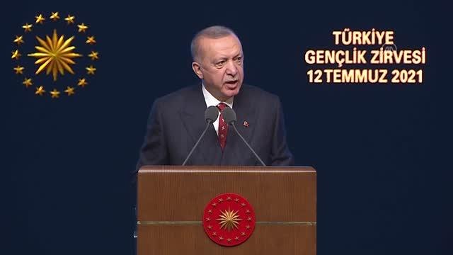 Cumhurbaşkanı Erdoğan: Gençlerle ilgili konuşan, yazan, politika üreten hiç kimsenin gençlerimizi hafife almaya hakkı yoktur