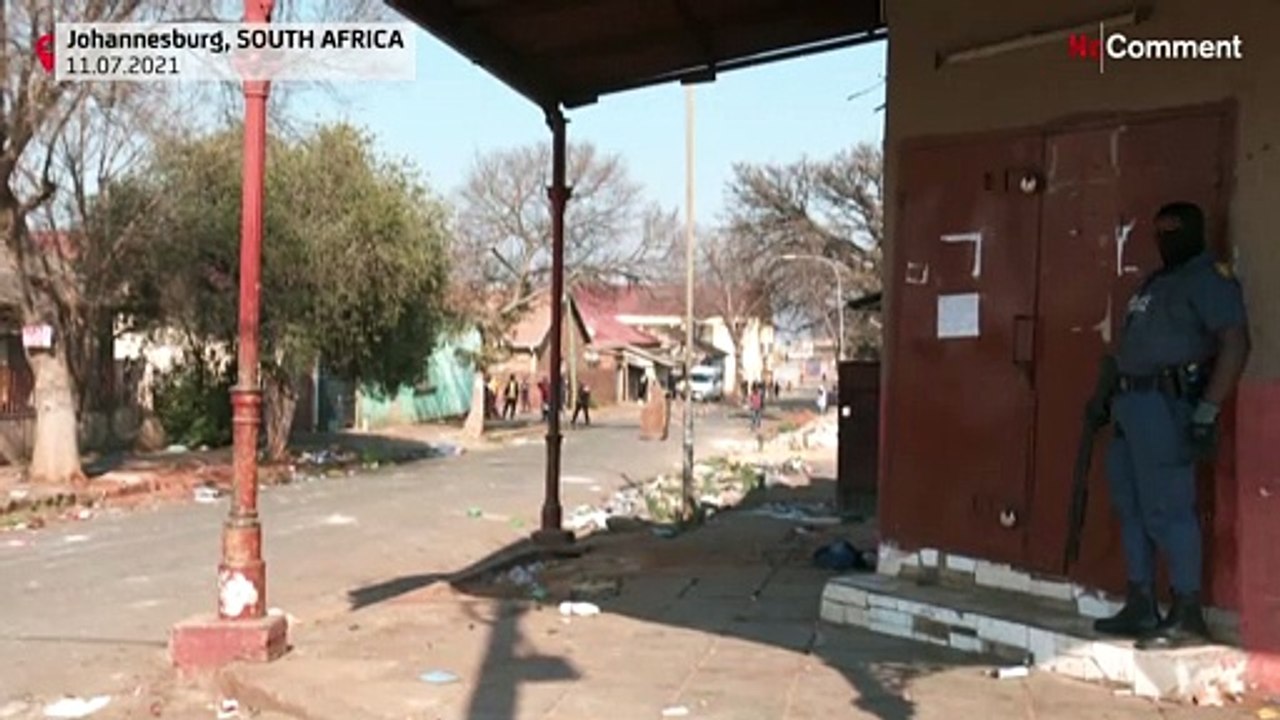 Gewalt und Plünderungen - Südafrika setzt Militär ein