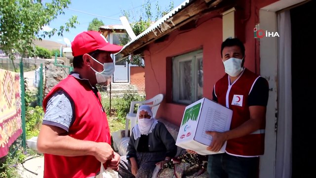 Kızılay’dan 2 aileye gıda yardımı