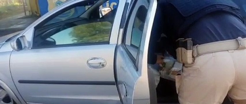 PRF apreende 303 kg de maconha em Alto Paraíso; droga seria entregue em Icaraíma