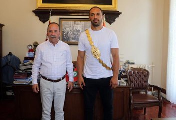 Başpehlivan Ali Gürbüz'ün hedefi altın kemerin ebedi sahibi olmak