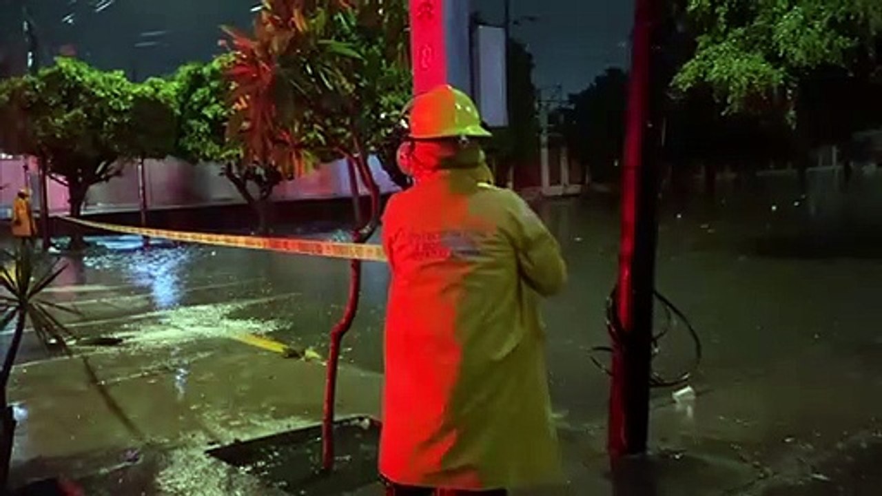 Durante la noche y madrugada la ZMG sufrió Múltiples estragos debido a la intensa tormenta