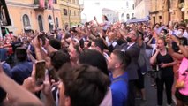Euro2020, gli Azzurri lasciano il Quirinale: per le strade tifosi in delirio