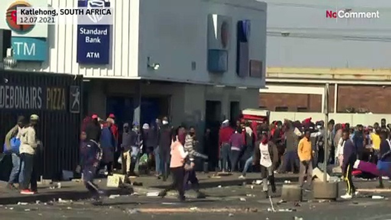 SA police fire rubber bullets at Jabulani crowds