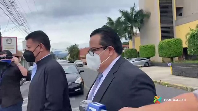 ext-manifestantes-encaran-a-dueño-de-meco-120721