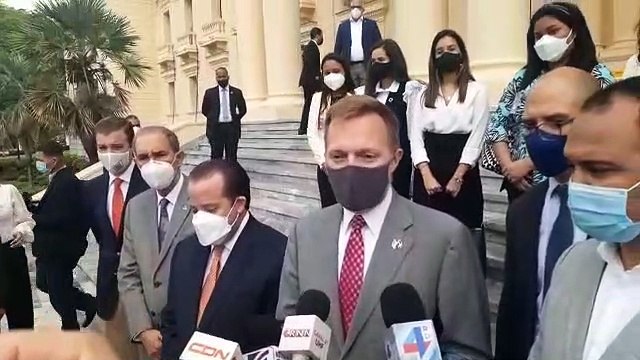 Estados Unidos monitorea de cerca situación de Haití; llama a transición pacífica