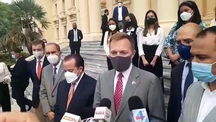 Estados Unidos monitorea "de cerca" situación de Haití; llama a transición pacífica