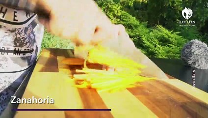 Pechuga de pollo apanado rellena de queso