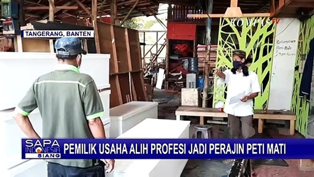 Pengusaha Dekorasi Ganti Profesi Jadi Perajin Peti Mati Jenazah Corona
