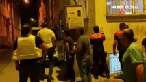 Bursa'da bir evin balkonundan rastgele ateş açan kişi ikna edilmeye çalışılıyor