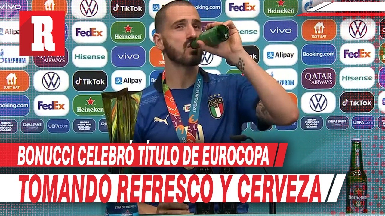 Bonucci celebró en conferencia de prensa bebiendo refresco y cerveza