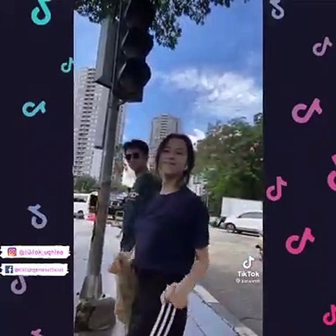 ⁣Viral cewek cantik joget tiktok.