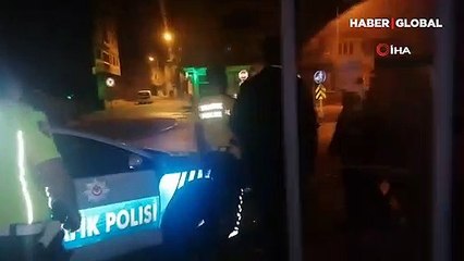 Download Video: Alkollü sürücü polis ekiplerine zor anlar yaşattı