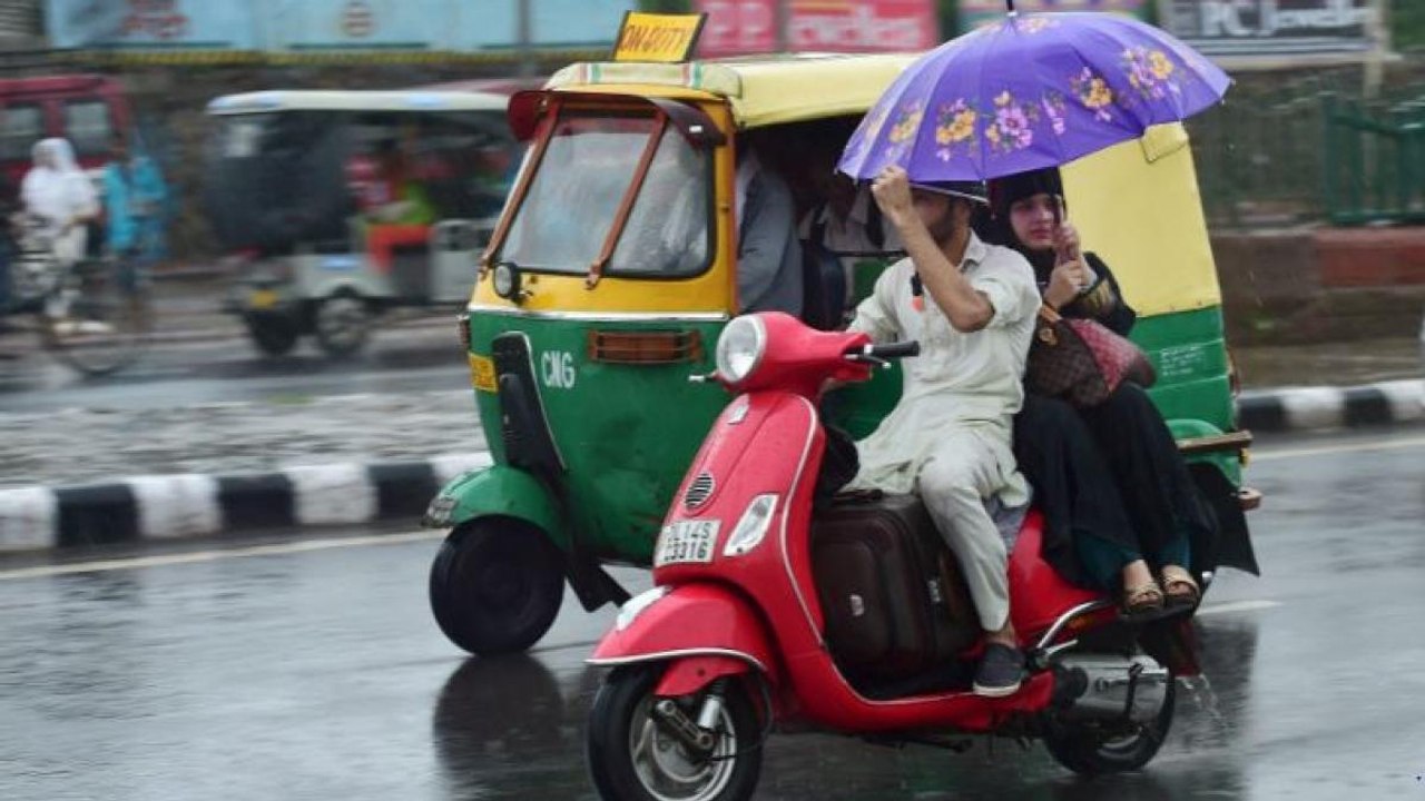 Delhi Monsoon: Rain lashes parts of Delhi-NCR