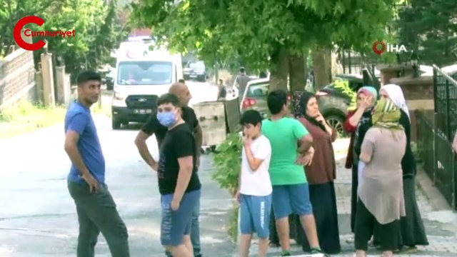 Fren yerine gaza bastı, 5 metreden aşağı uçtu