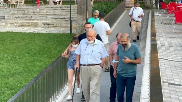 Ünlü tarihçi İlber Ortaylı İznik'te tarihi mekanları gezdi