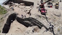 Arkeolojik kazıda binlerce yıllık tarih gün yüzüne çıkartılıyor: 3 bin kişilik törenlerin yapıldığı saray tespit edildi