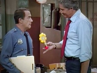 Barney Miller S08E01 Paternity