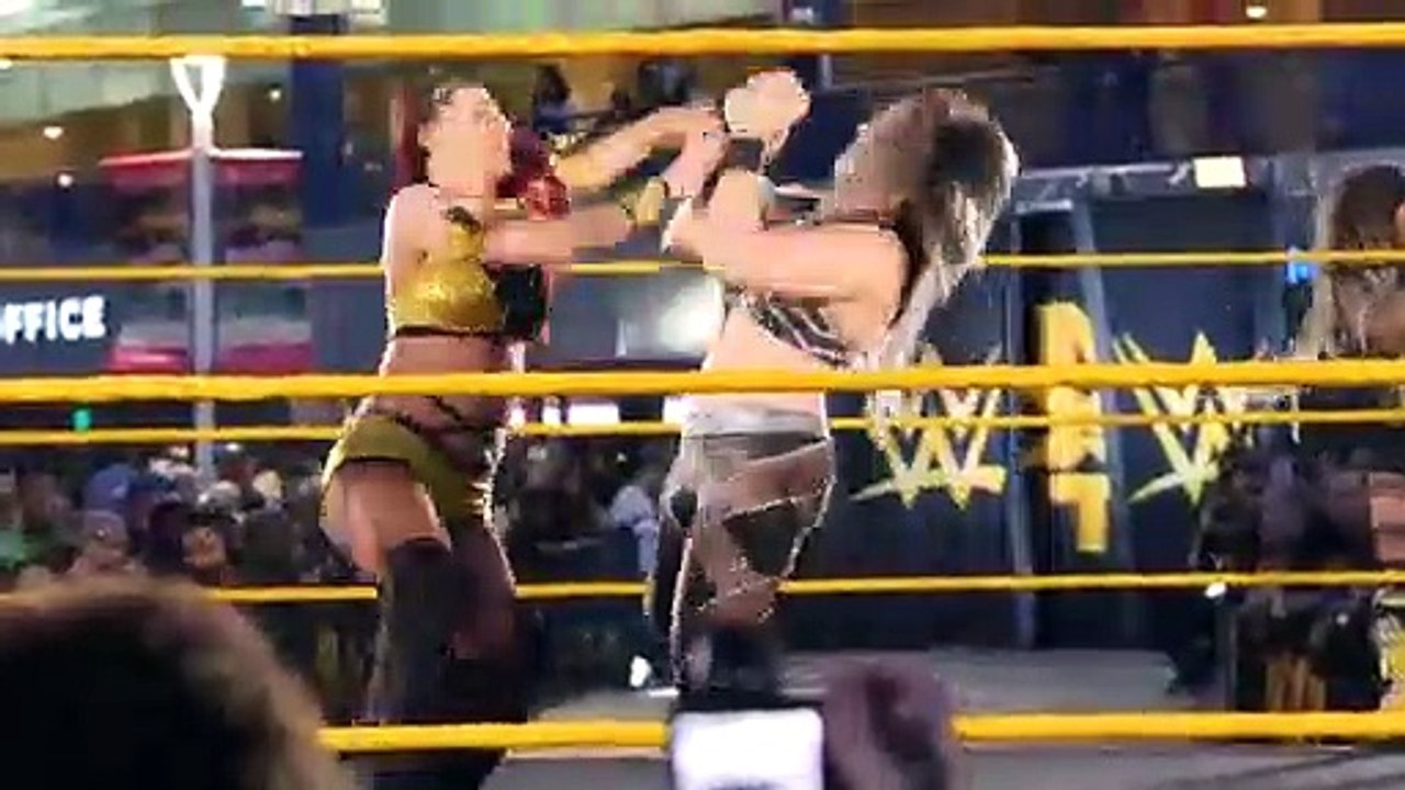 Taynara & Deonna Purrazzo vs Santana Garrett & Kayden Carter at the Wrestlemania Party / 4K / WWE NXT