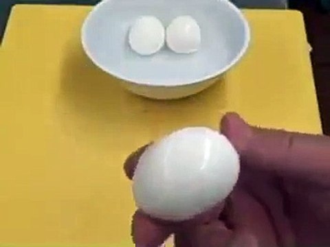 Yumurta soymanın pratik bir yolu daha