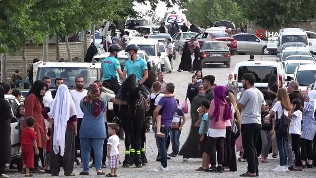 Tarihi Harput Mahallesinde Atlı Jandarma Timlerine yoğun ilgi