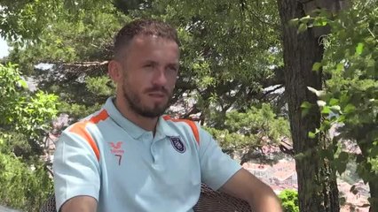 BOLU -Medipol Başakşehirli futbolcu Edin Visca: "Kariyerimi Başakşehir'de bitirmek istiyorum" (2)