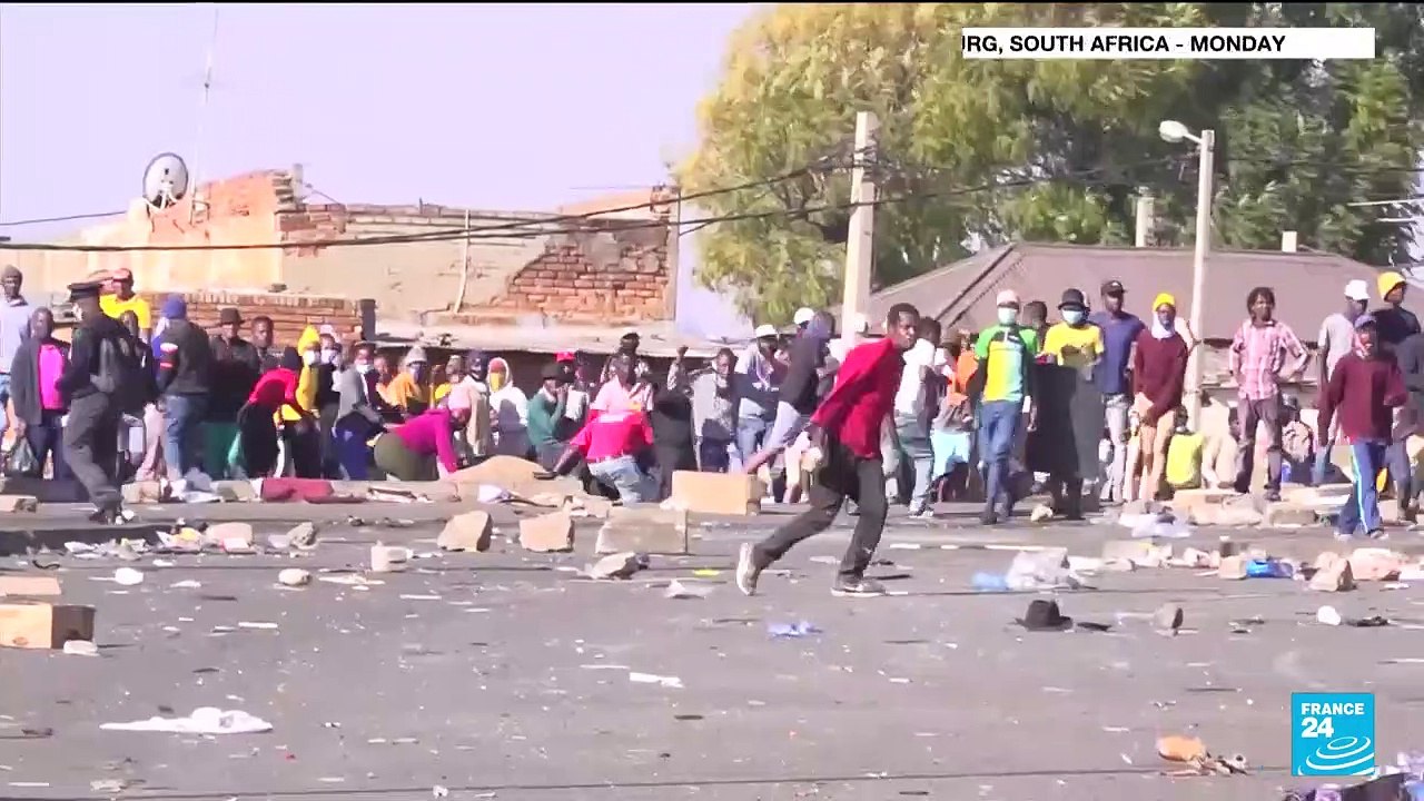 At leat 32 dead following unrest linked to Jacob Zuma's arrest