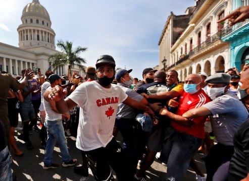 Tertulia de Federico: La dura represión de la dictadura cubana