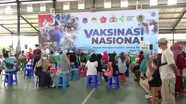 Panglima TNI & Kapolri Tinjau Vaksinasi di Univ. Atmajaya & Ponpes Minhaajurrosyidiin