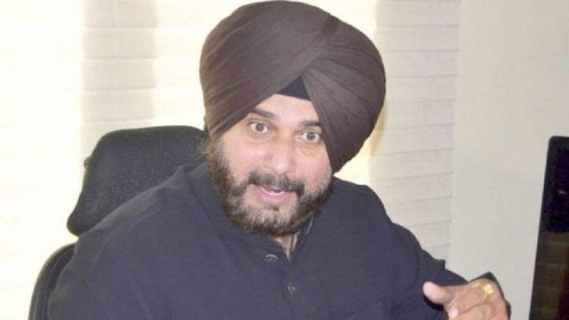Know what is the political meaning of Sidhu praising AAP