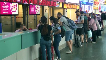 Otogarda seyahat ve aşı hareketliliği