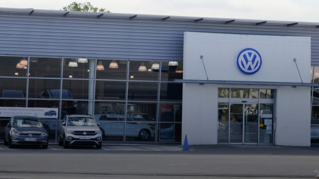 L'Union Européenne inflige une amende d'un milliard de dollars à Volkswagen et BMW