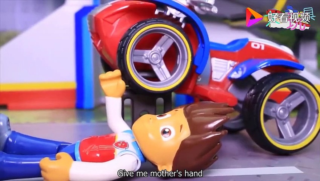 To save the kitten on the tree, Maomao accidentally fell off the tree!