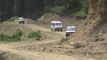 Sağlık ekipleri, köy köy gezerek vatandaşları Kovid-19'a karşı aşılıyor