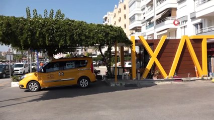 Kuşadası’nda taksi duraklarına modern dokunuş