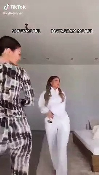 kendall jenner and kylie jenner doing its tricky tiktok