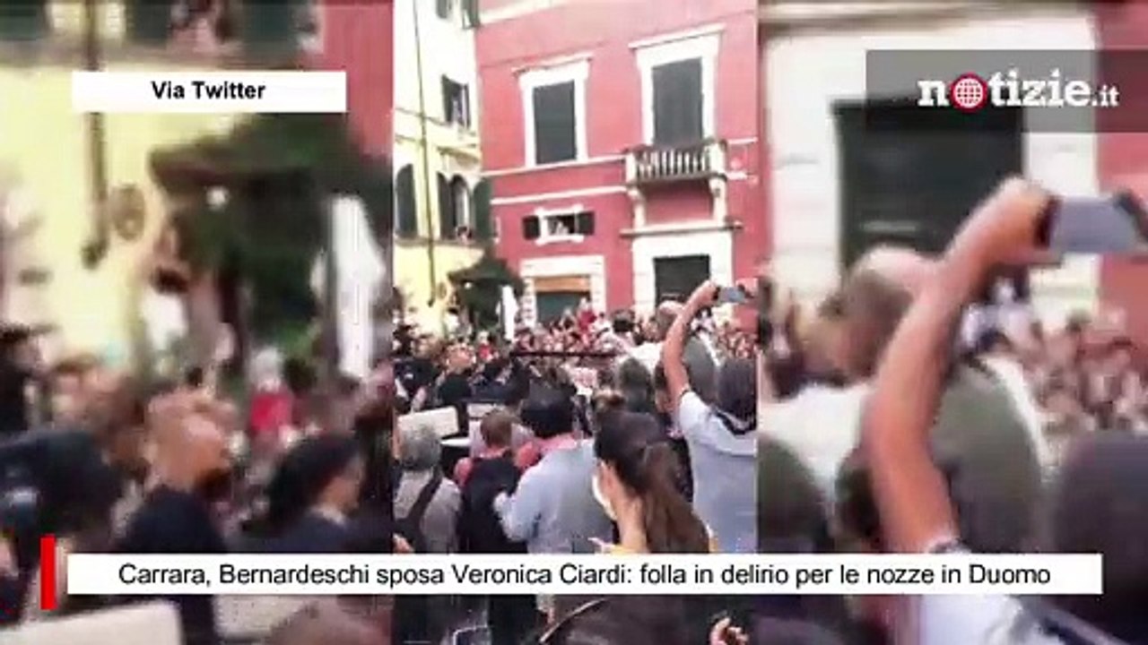 Carrara, Bernardeschi sposa Veronica Ciardi: folla in delirio per le nozze in Duomo