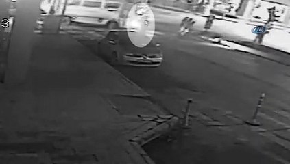 Halk otobüsü üniversiteli kızı ezdi