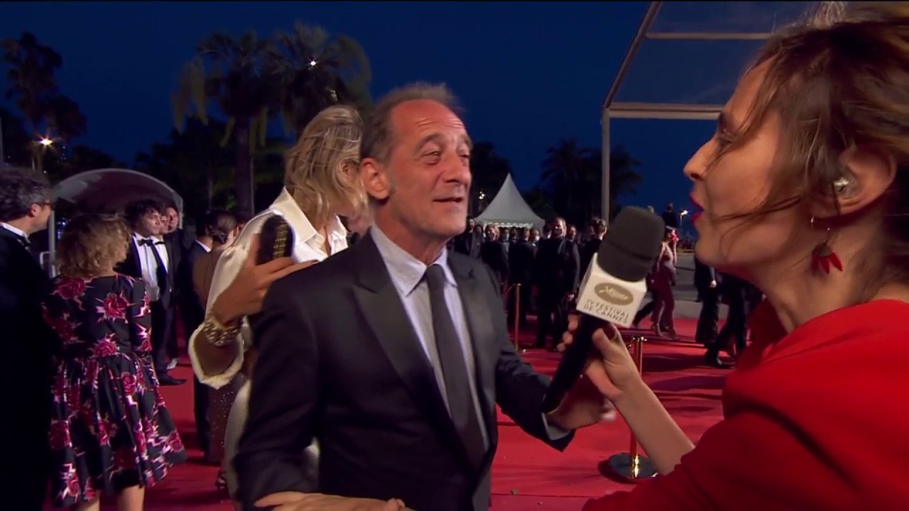 "Je ne sais pas parler des rôles !" Vincent Lindon sur les marches pour Titane - Cannes 2021