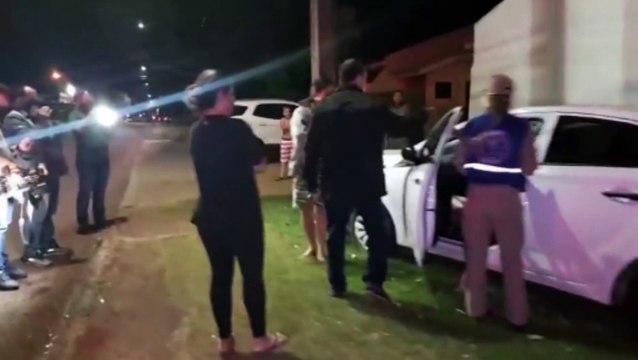 Homem fica ferido após colisão entre mobilete e HB20 no Bairro Santa Cruz