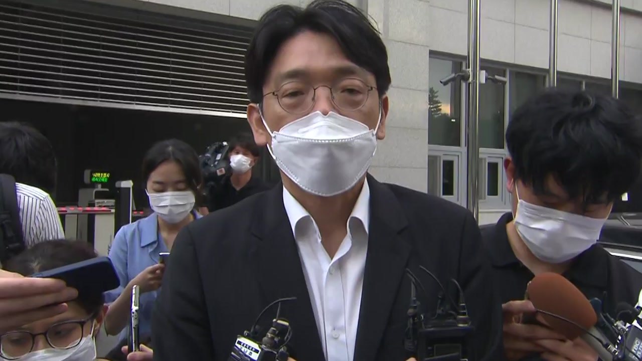 [더뉴스-더인터뷰] 혼돈의 '전 국민 지원금'...이동훈 "與 공작" 논란 / YTN