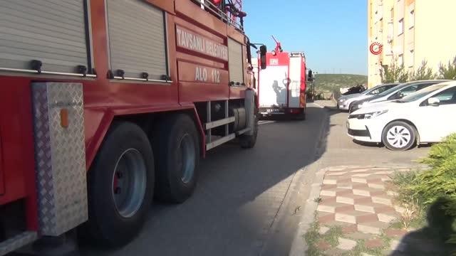 Son dakika... 5 katlı apartmanda çıkan yangında bir kişi dumandan etkilendi