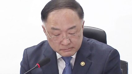 [뉴스큐] 핏대 세우고 울먹여도 결국엔 '예스'...'홍두사미' 홍남기, 이번에는? / YTN