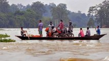 Bihar flood: People forced to use boats for commutation