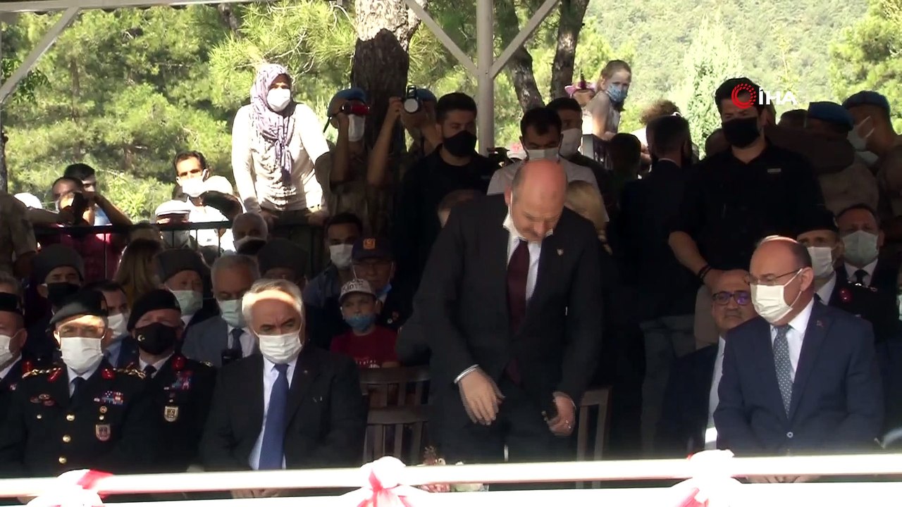 Bakan Soylu, 'Kırkağaç Jandarma Komando Eğitim Alay Komutanlığı 31'inci Dönem Uzman Erbaş Komando Temel Kursu Mezuniyet Töreni'ne katıldı