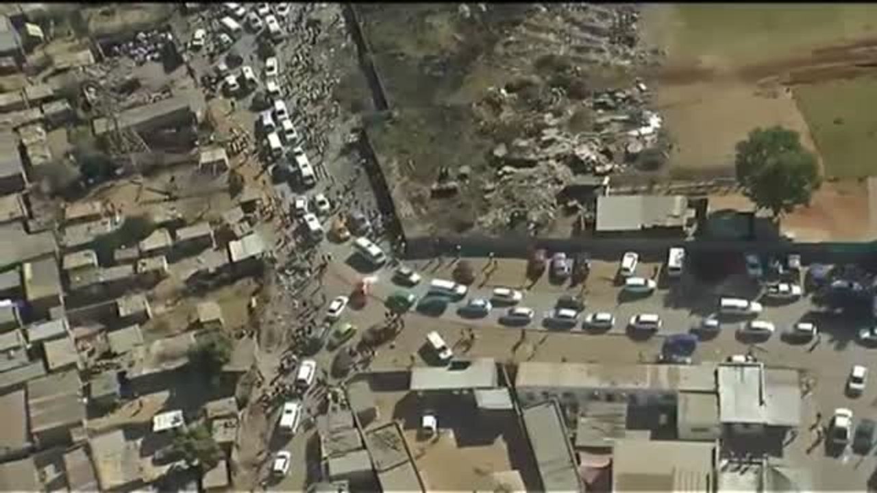 Al menos 72 muertos  en la ola de violencia que se extiende por Sudáfrica tras la detención del expresidente Zuma