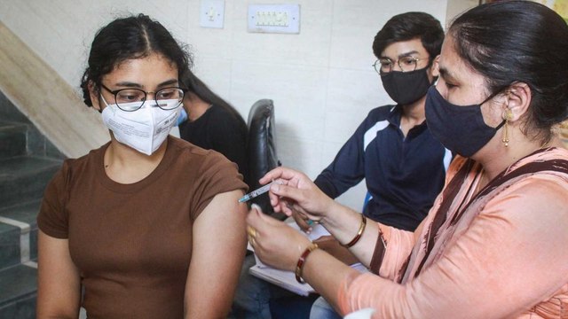 How India's vaccination slowed down after making records?